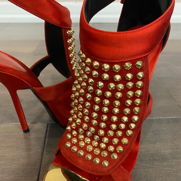 Giuseppe Zanotti Satin Heels with Metal Accent - Picture 6 of 9